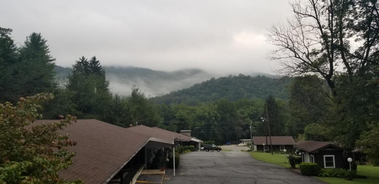 Tanglewood Motel And Log Cabins 马吉谷 外观 照片