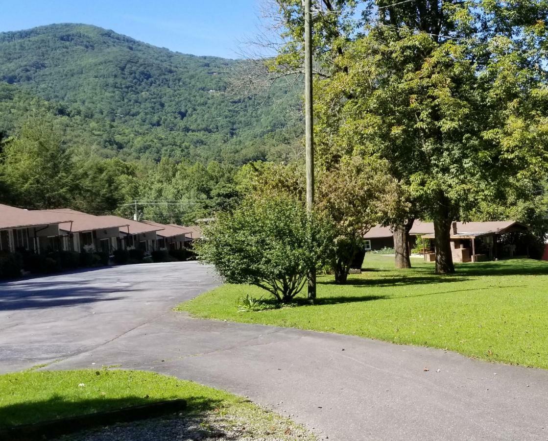 Tanglewood Motel And Log Cabins 马吉谷 外观 照片